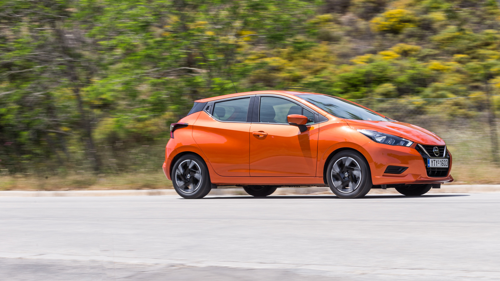 Στην προκειμένη περίπτωση έχουμε μία μικρή μείωση της ισχύος από τους 100 στους 92 ίππους προκειμένου να υπάρξει συμμόρφωση στις αυστηρότερες περιβαλλ